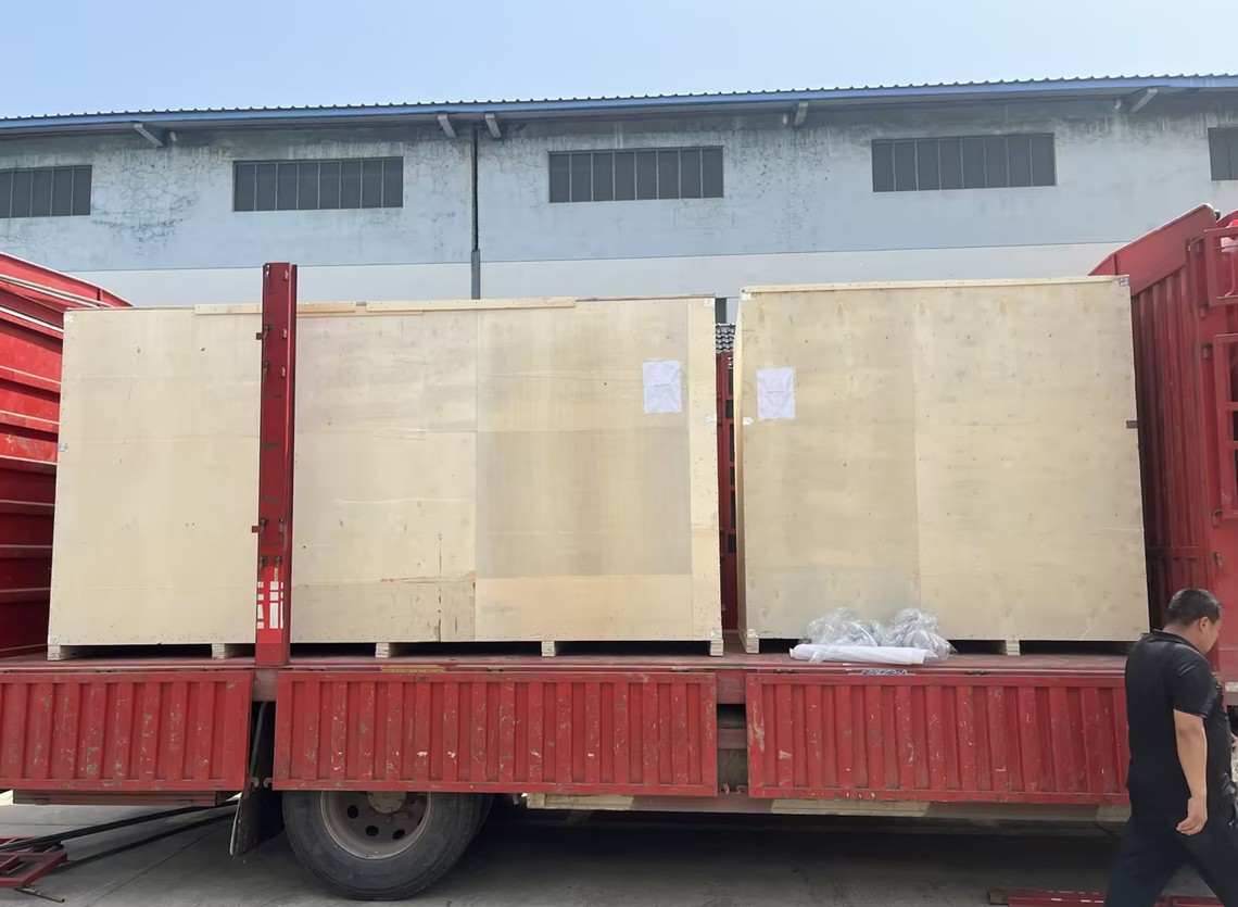 تقوم شركة Qingben Environmental Technology بتصدير معدات الضغط اللولبية ومعدات الجرعات إلى إيطاليا